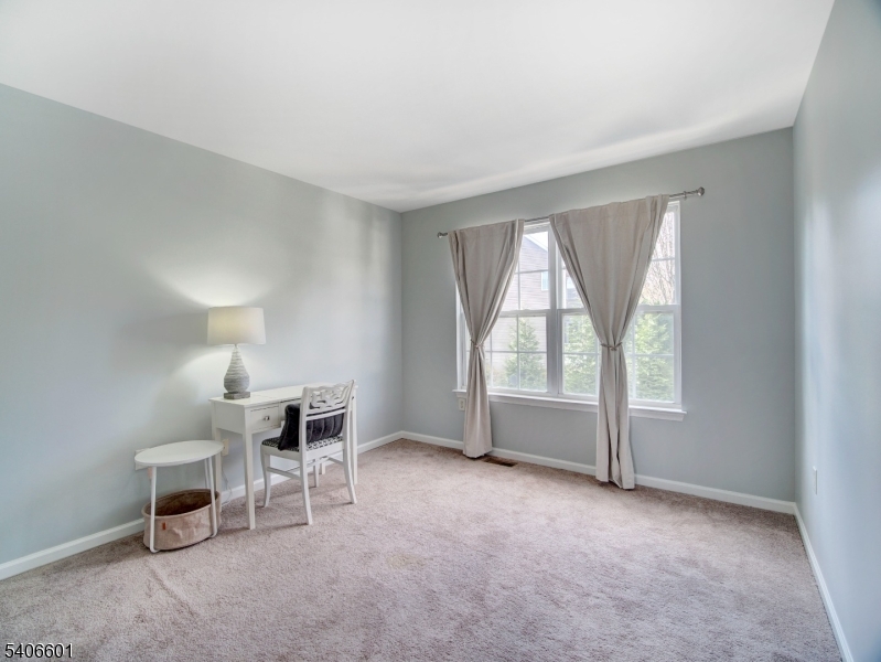 POETS PEAK - Residential