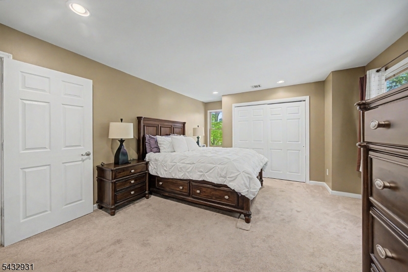 LAKE SHAWNEE - Residential