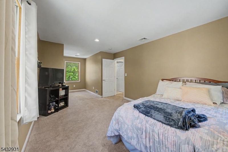 LAKE SHAWNEE - Residential