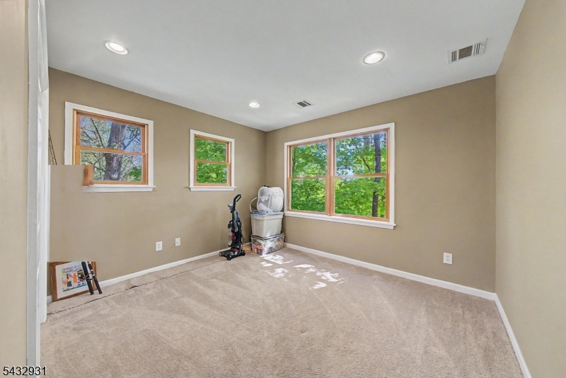 LAKE SHAWNEE - Residential