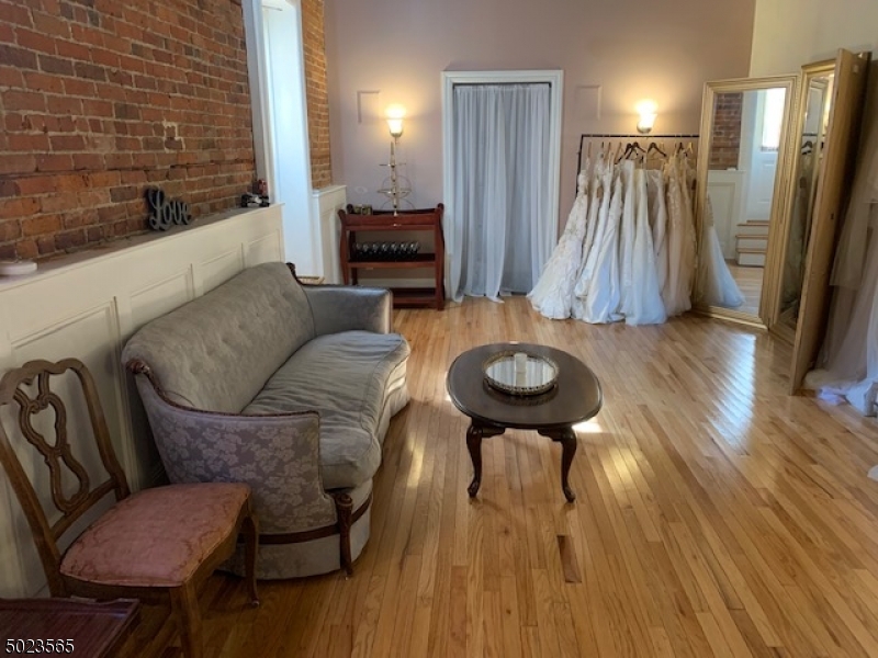 Spring Street - Commercial Lease