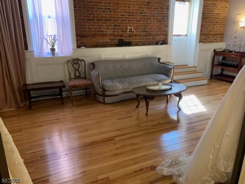 Spring Street - Commercial Lease