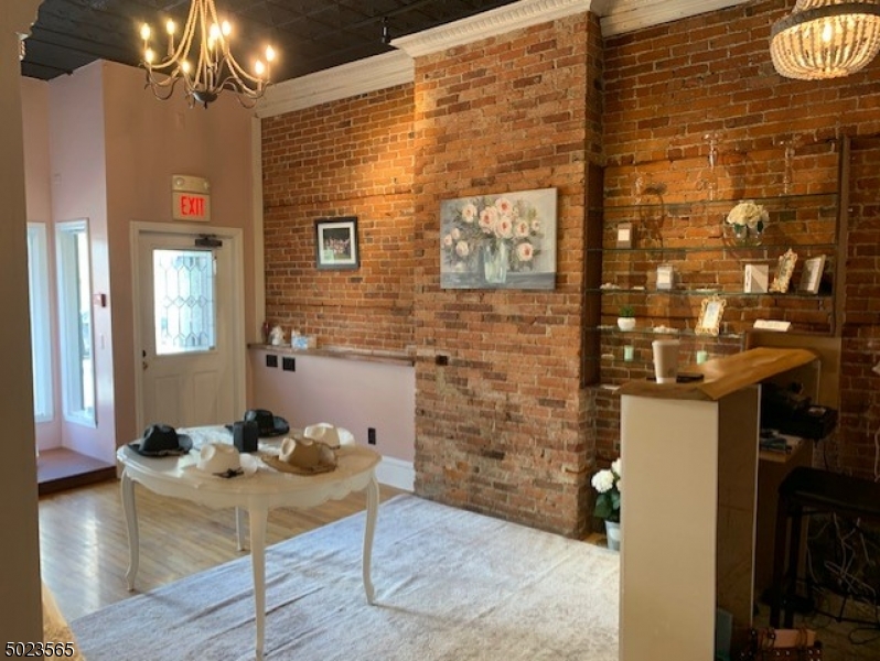 Great Retail Space On Desirable Spring Steet! Open Floor Plan - Downtown Newton, Highly Visible Area....Lots Of Foot-Trafffic - Local/Public Transpertation....Must See!!! Open Your Own Business!!! High Ceilings! Hardwood Floors & More!!! Great Location!  starting at $1500- bigger space for $1750