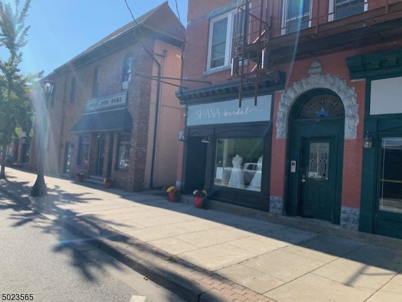 Spring Street - Commercial Lease