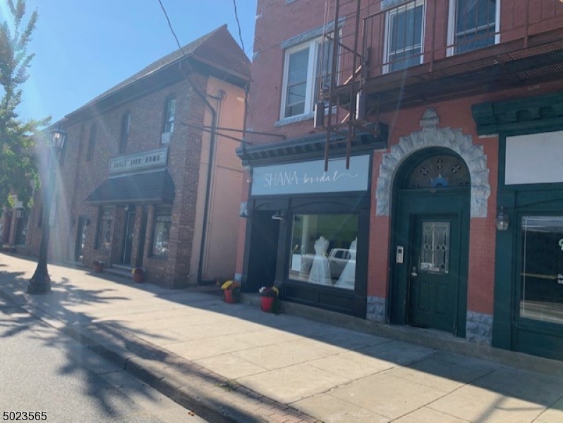 Spring Street - Commercial Lease