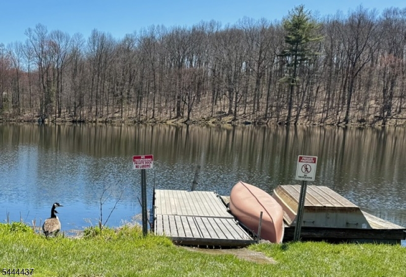Nosenso Pond - Residential