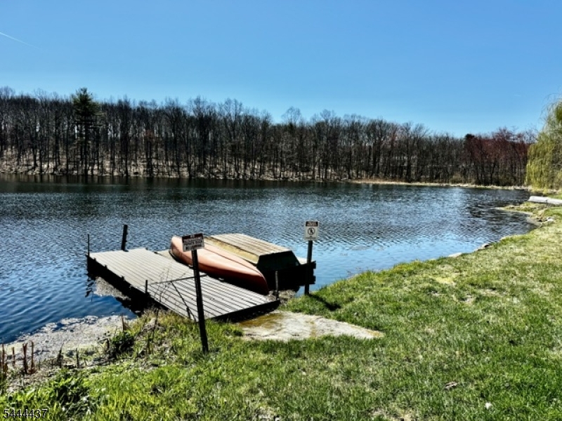 Nosenso Pond - Residential