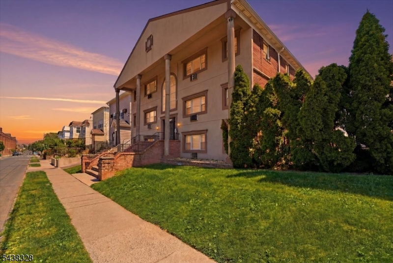 Elmora - Residential
