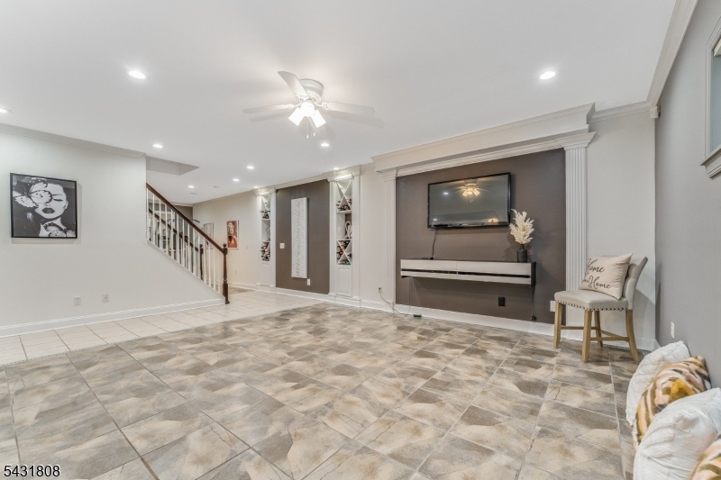 KINGWOOD - Residential