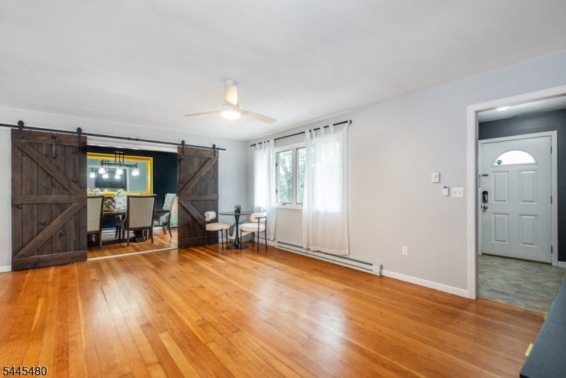 BARRY LAKES - Residential