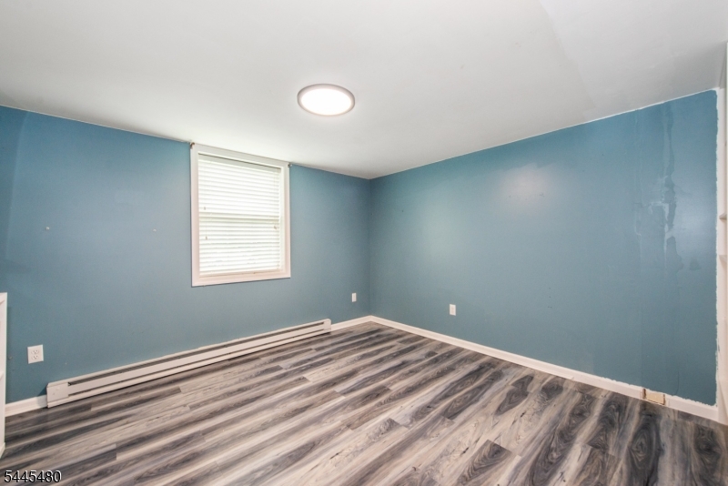 BARRY LAKES - Residential