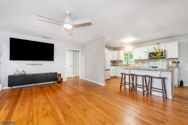 BARRY LAKES - Residential