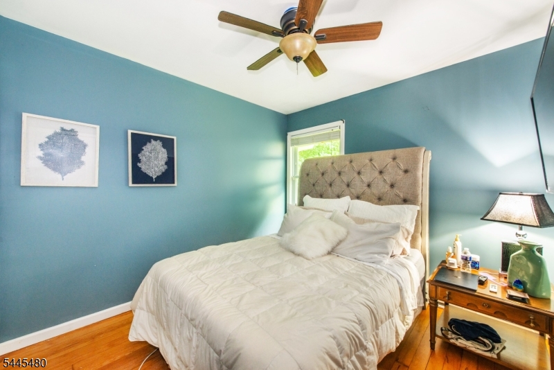 BARRY LAKES - Residential