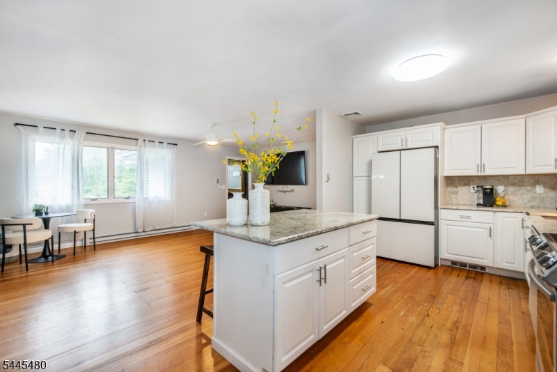 BARRY LAKES - Residential