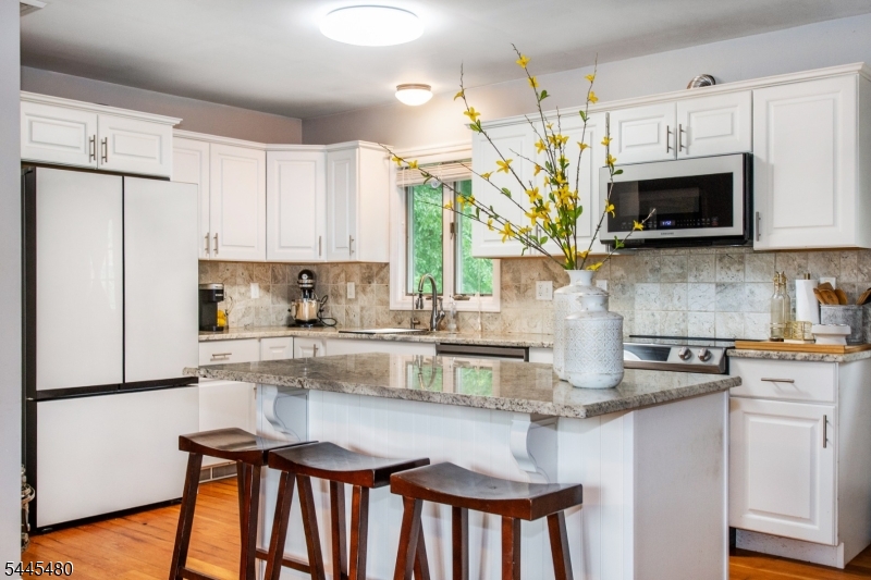BARRY LAKES - Residential