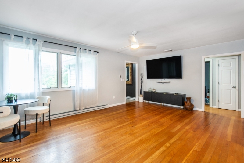 BARRY LAKES - Residential