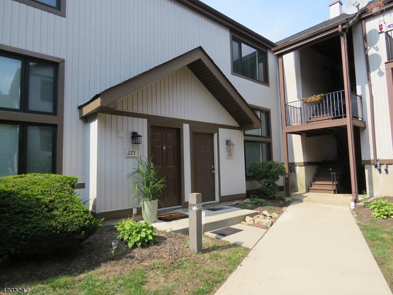 Are you searching for that elusive multi-floor 2 bedroom condo well look no further! This unit has multiple living spaces enough for everyone.4 levels allows you to spread out. Amenities include a club house, pool and plenty of green space. Close to major highways and shopping makes this a ideal place to call home.  Nestled in a quiet cul-de-sac keeps the traffic to a minimum. Do not wait this one will go fast !