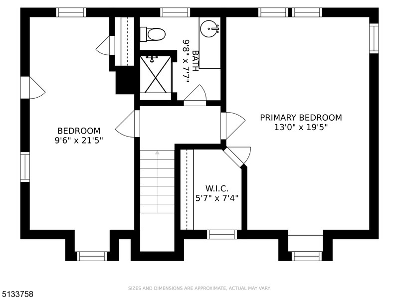 Main image without alt text