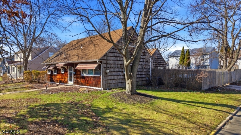 Lincoln Mannor - Residential