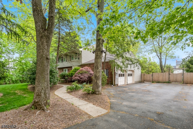 BRITTANY PARK - Residential