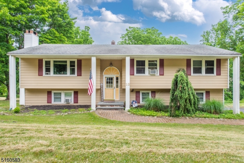 LOCATION LOCATION LOCATION!!! BEAUTIFULLY UPDATED OVER 2,000 SQUARE FOOT BI-LEVEL IN THE GLENWOOD SECTION OF VERNON TOWNSHIP. THIS 4 BEDROOM 2.5 BATH HOME HAS GLEAMING HARDWOOD FLOORS THROUGHOUT, GRANITE COUNTER TOPS IN KITCHEN WITH BREAKFAST BAR THAT LEADS INTO THE FORMAL DINING ROOM. SCHEDULE YOUR APPT TODAY