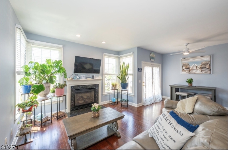 CRYSTAL SPRINGS - Residential