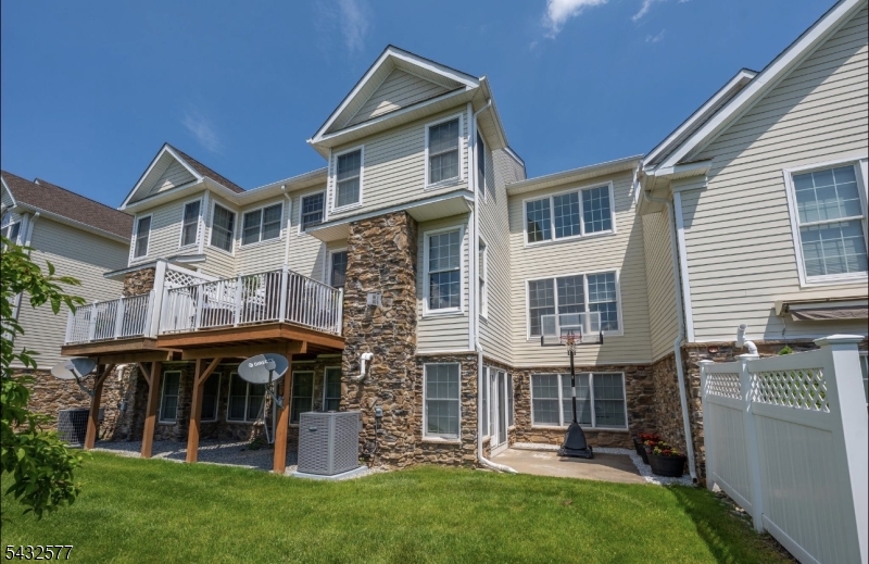 CRYSTAL SPRINGS - Residential