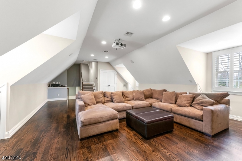 CONVENT STATION - Residential