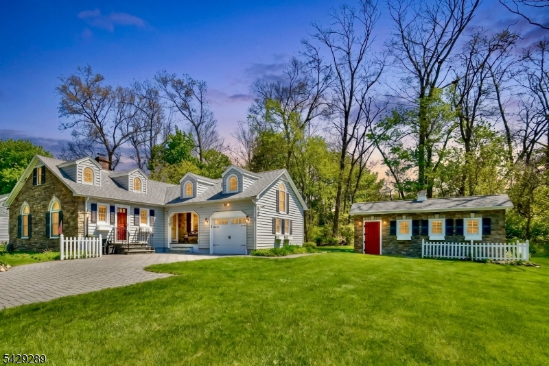 LAKE SWANNONOA - Residential