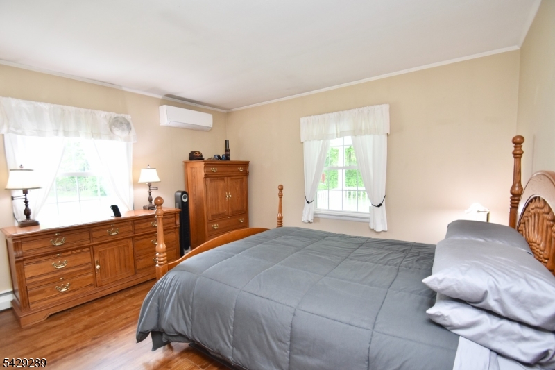 LAKE SWANNONOA - Residential