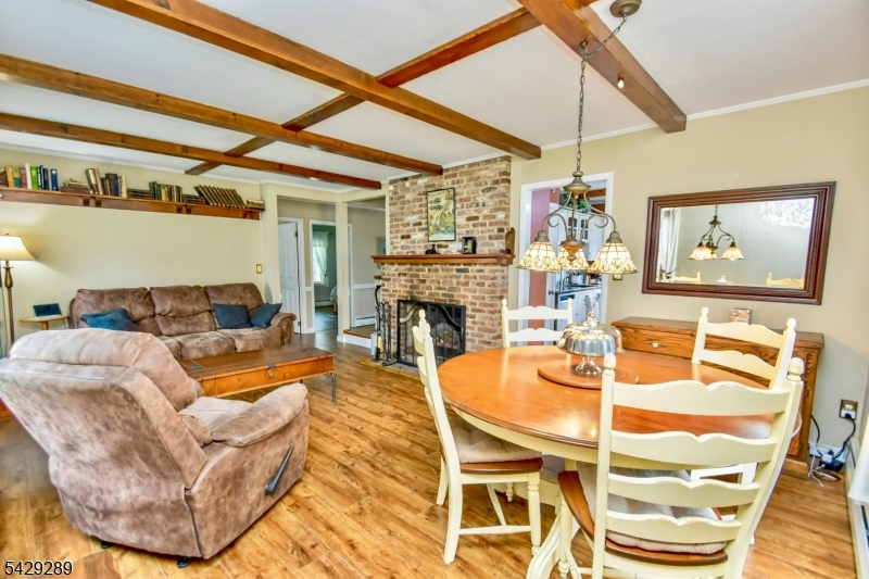 LAKE SWANNONOA - Residential