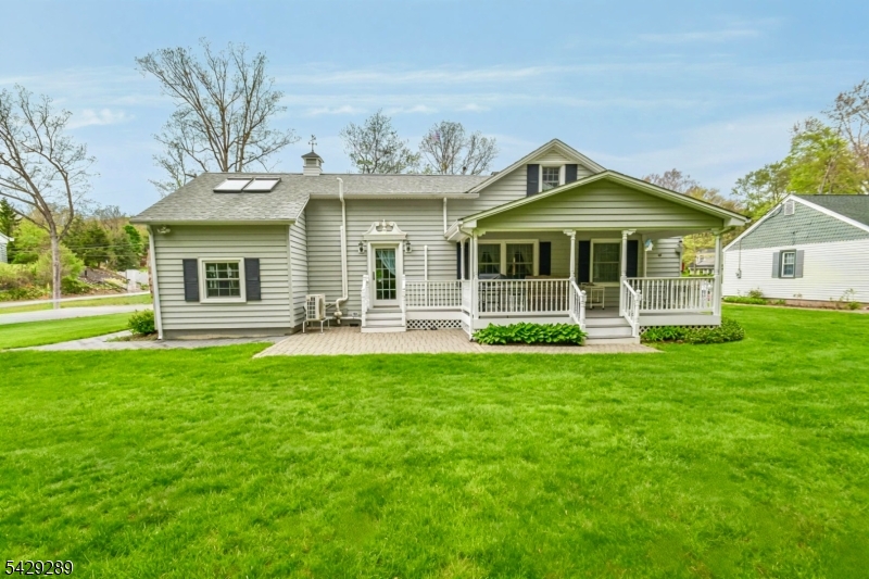 LAKE SWANNONOA - Residential
