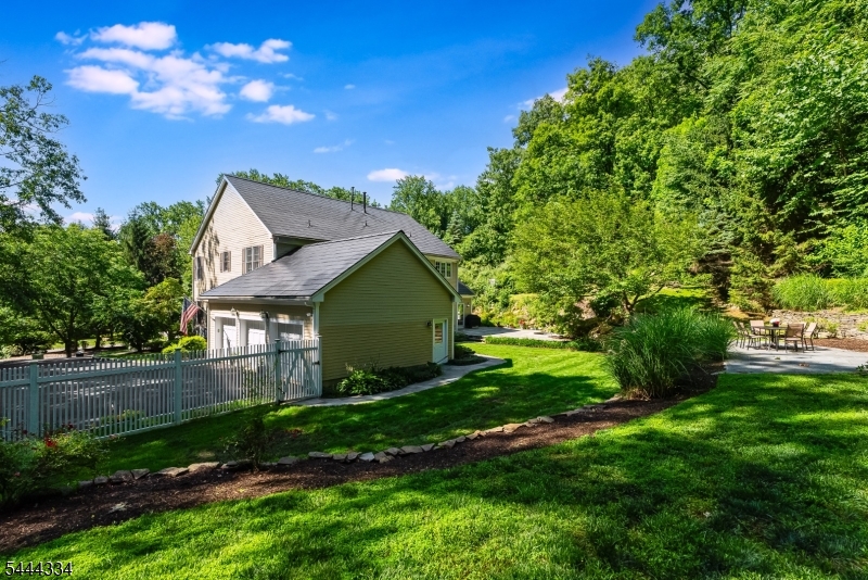 BROOKRACE - Residential