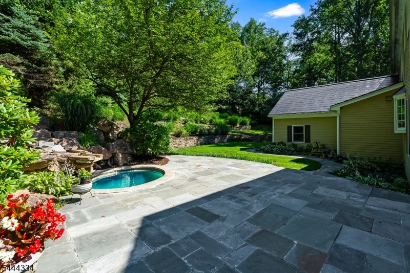 BROOKRACE - Residential