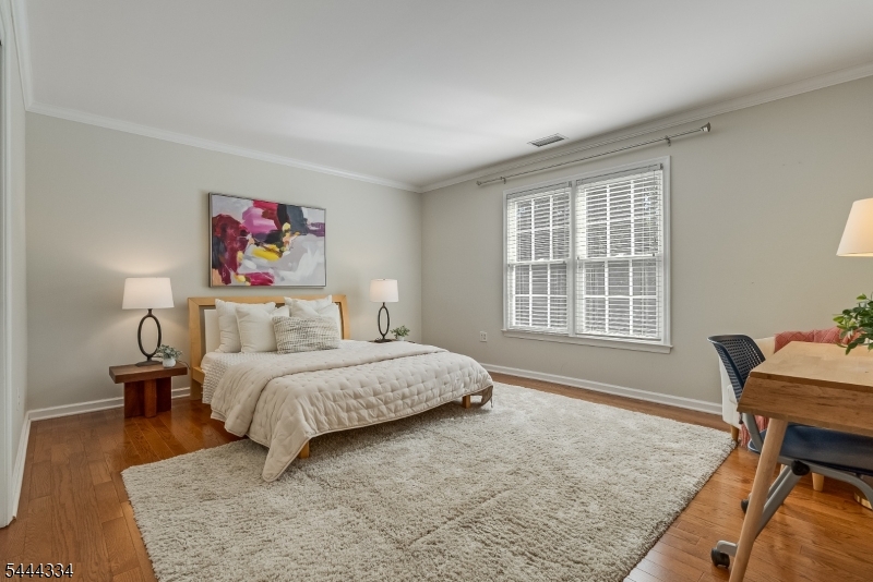 BROOKRACE - Residential
