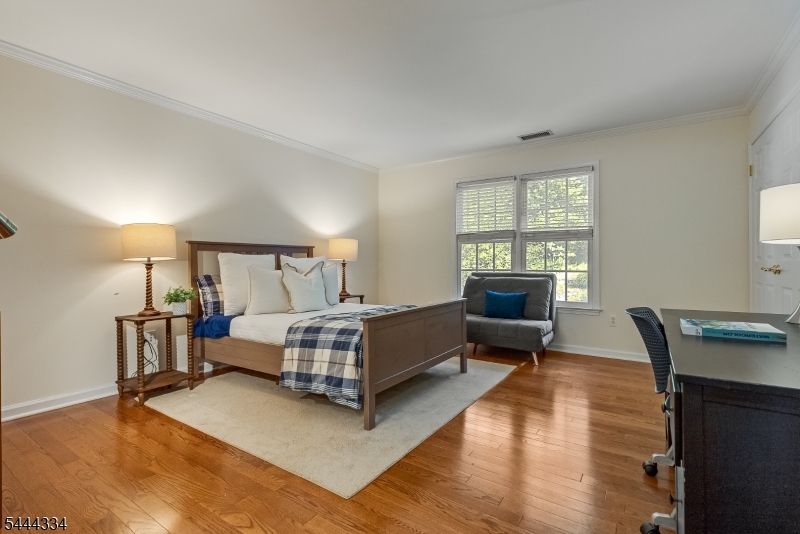 BROOKRACE - Residential