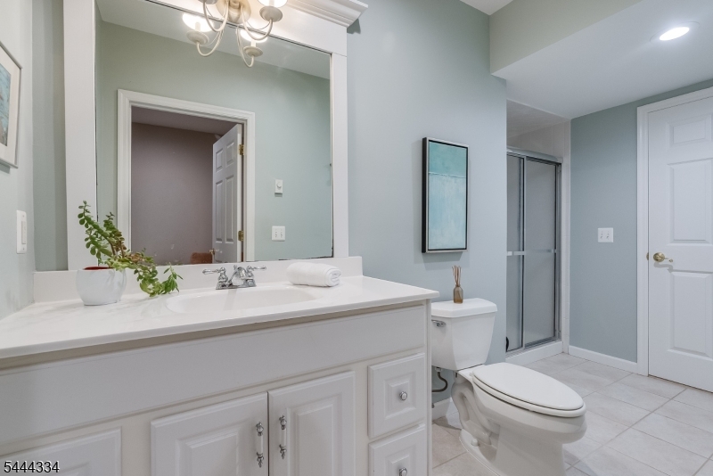 BROOKRACE - Residential