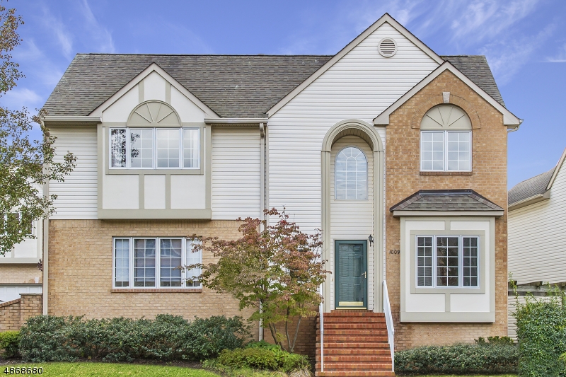 Crown View - Residential