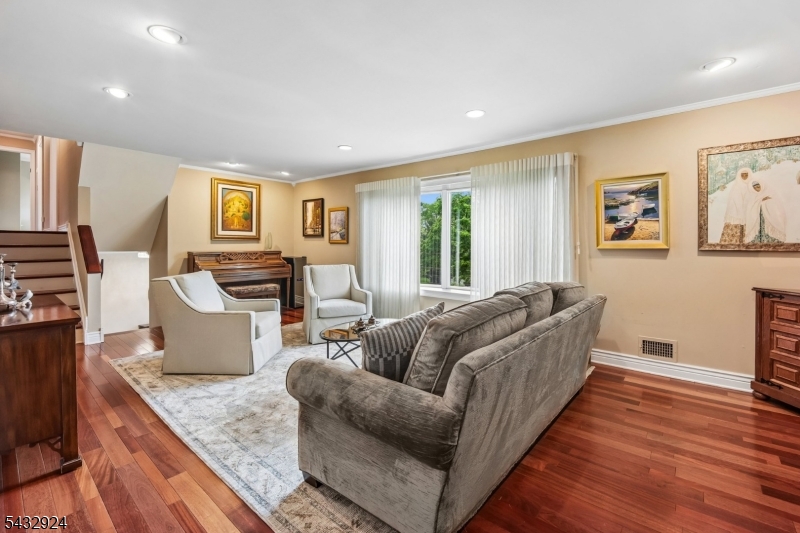 Riker Hill - Residential