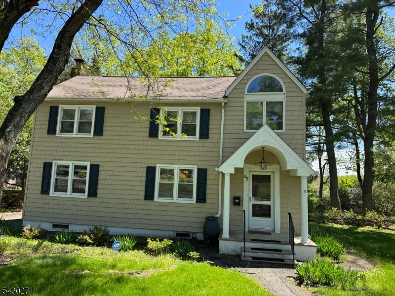 Spacious 5-bedroom, 3-full bath Colonial located in the heart of Livingston. This well-maintained home features a comfortable and oversized primary en-suite bedroom and a functional layout ideal for everyday living. Conveniently situated next to Hillside Elementary School and within walking distance to Heritage Middle School and Livingston High School, with easy access to parks, shopping, and major commuter routes.
