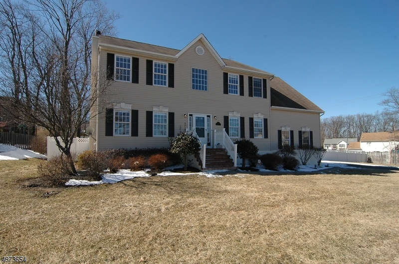 HUNTERS RIDGE - Residential