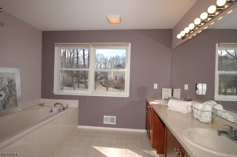 HUNTERS RIDGE - Residential