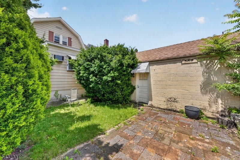 BOTANY VILLAGE - Residential Lease