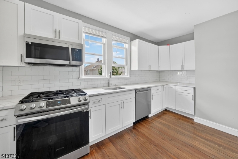 BOTANY VILLAGE - Residential Lease