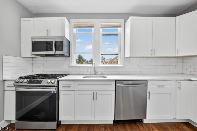 BOTANY VILLAGE - Residential Lease