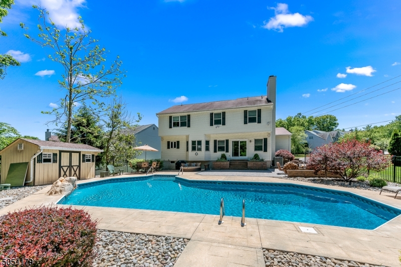 HUNTER'S RIDGE - Residential
