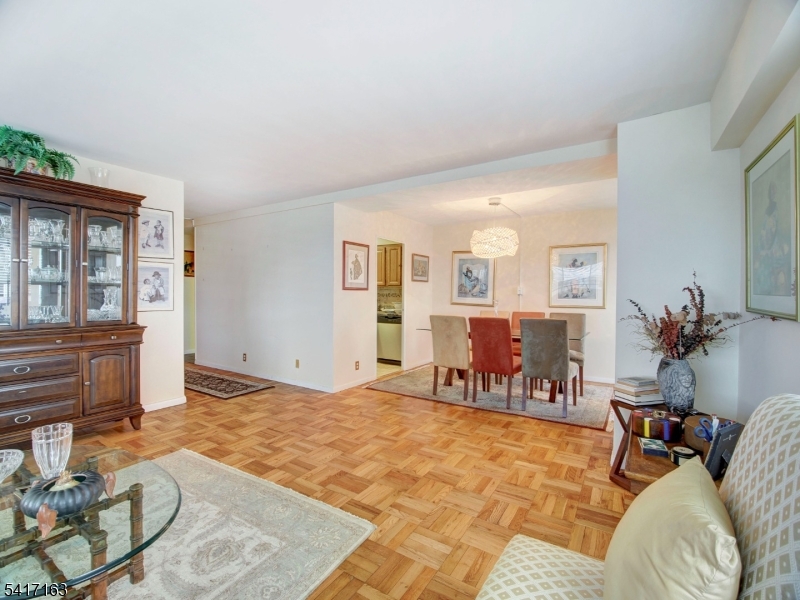 Harrison Park Towers - Residential
