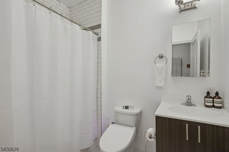 52 Linc at Orange Station - Residential