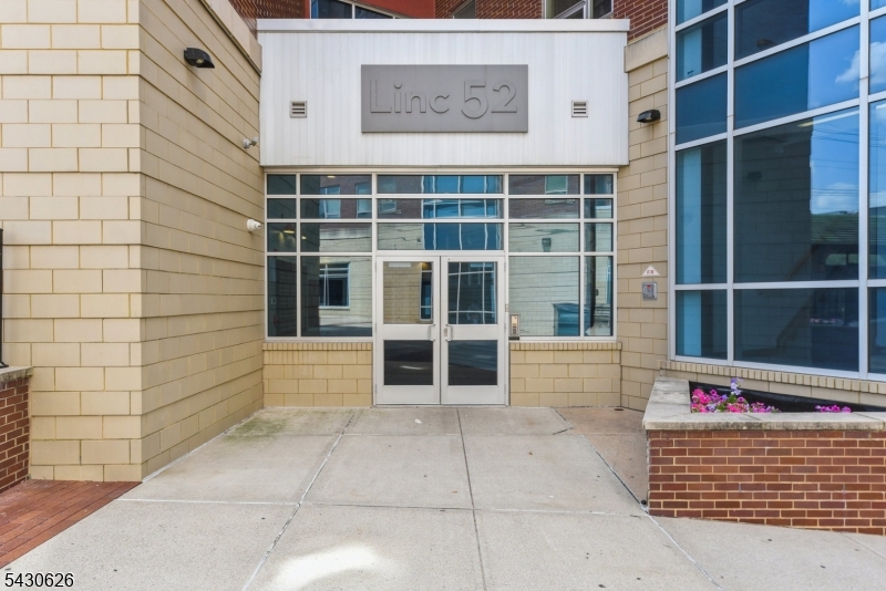 52 Linc at Orange Station - Residential