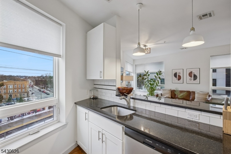 52 Linc at Orange Station - Residential
